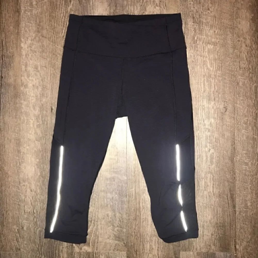 Lululemon Leggings: Size 6  